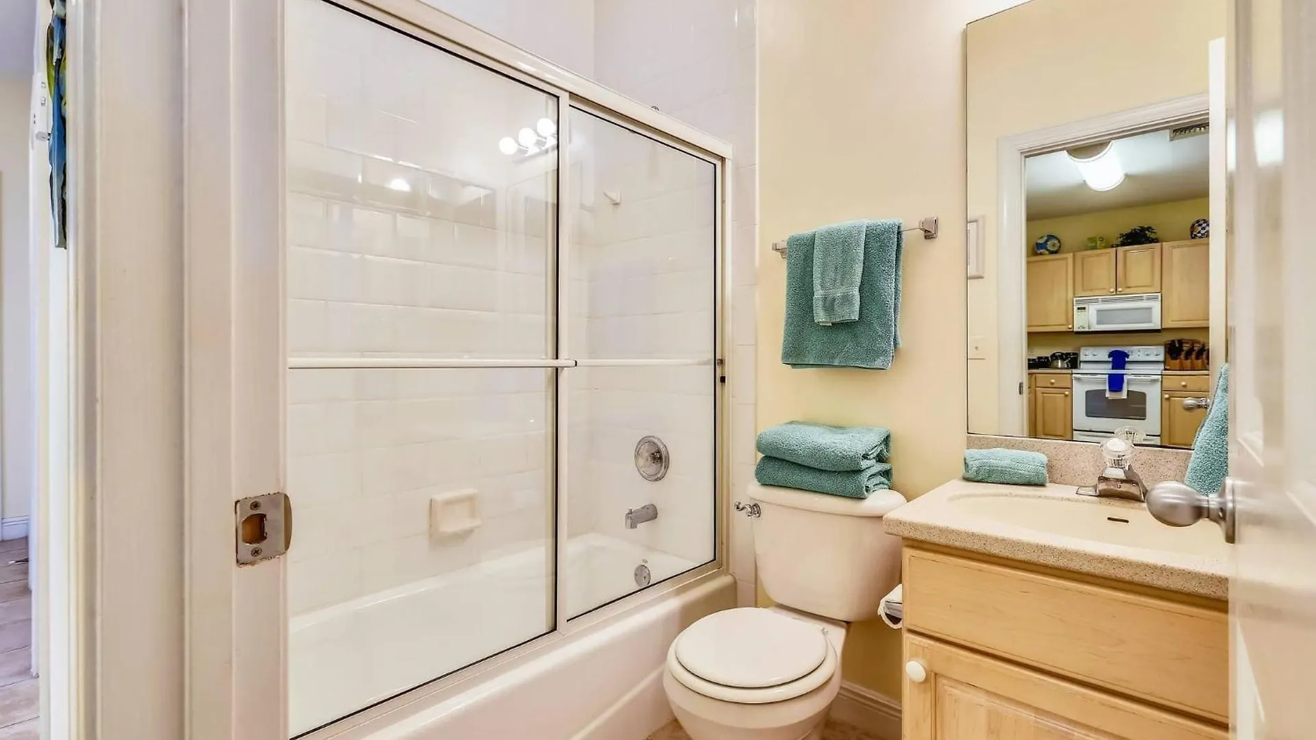 Spa Oasis By Avantstay Shared Pool 3 Miles To Smathers Beach Month Long Stays Only Stock Island Holiday home