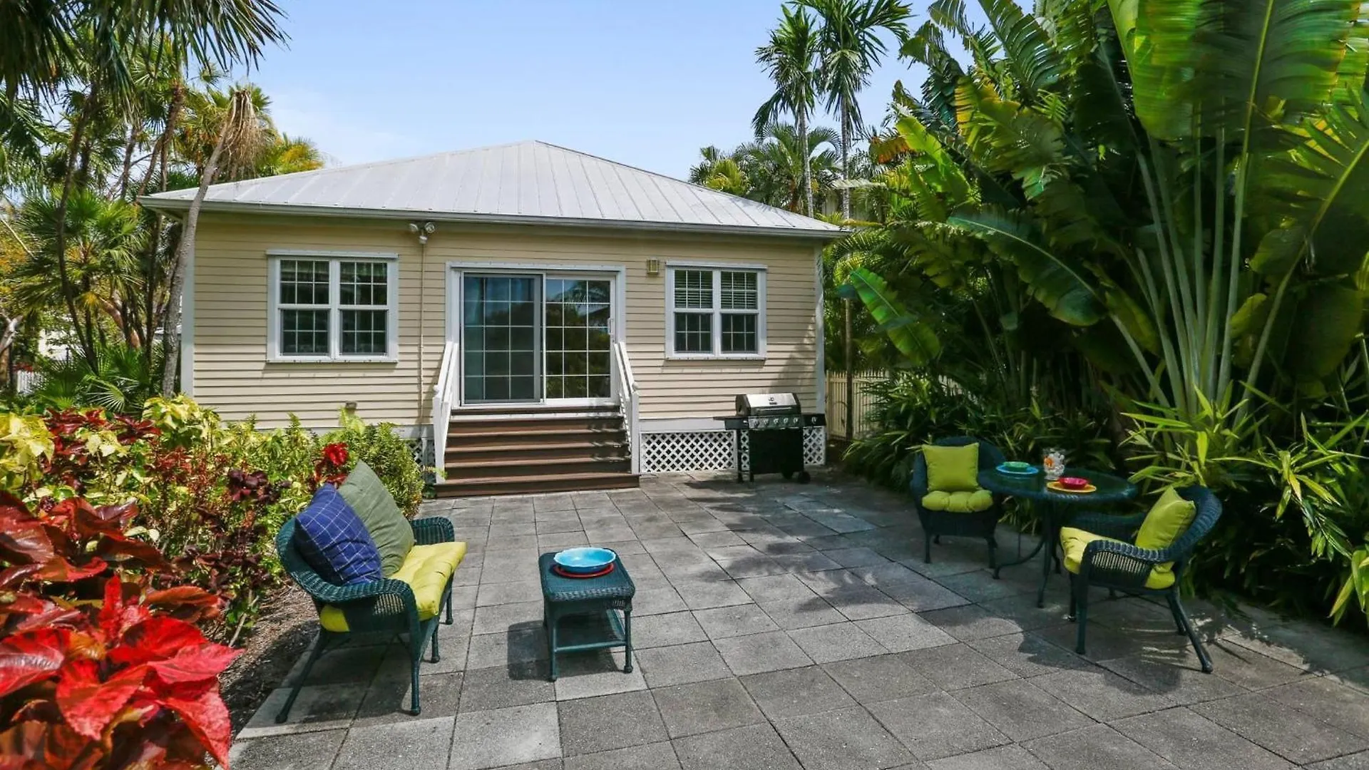 Spa Oasis By Avantstay Shared Pool 3 Miles To Smathers Beach Month Long Stays Only Stock Island