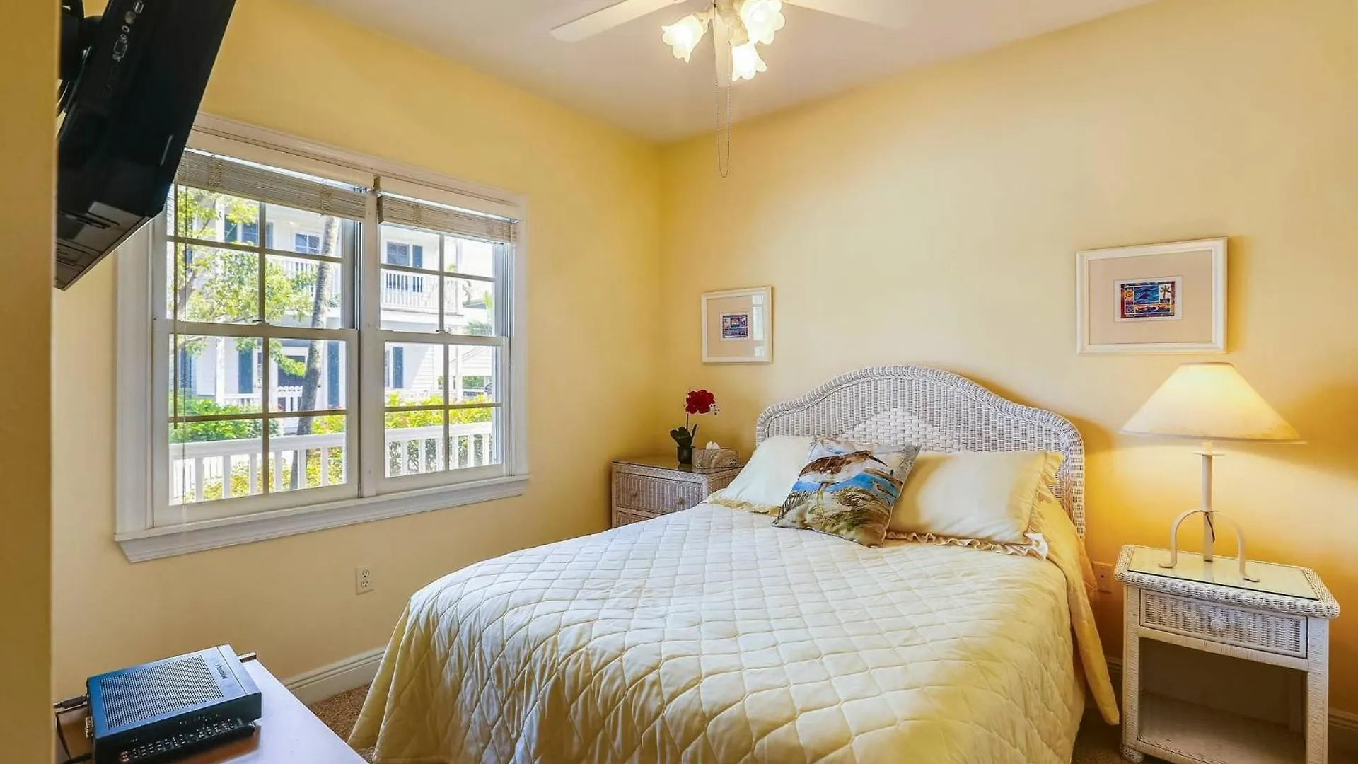 Spa Oasis By Avantstay Shared Pool 3 Miles To Smathers Beach Month Long Stays Only Stock Island 0*,  United States